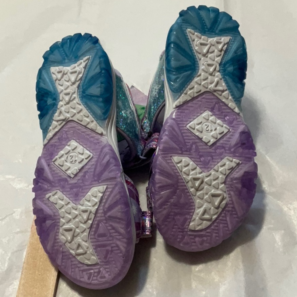 Disney Frozen Anna and Elsa Toddler Light up Sandals - Picture 3 of 8